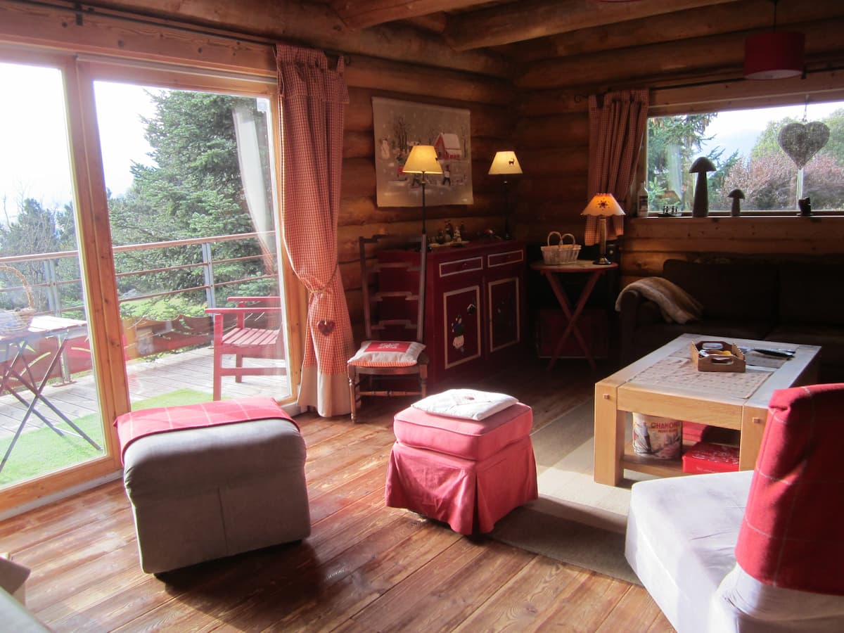 Intérieur du chalet Des 2 Ecureuils près de Font-Romeu, Pyrénées-Orientales disponible en location vacances