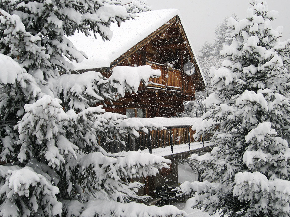 Jour d'hiver au chalet Des 2 Ecureuils près de Font-Romeu, Pyrénées-Orientales disponible en location vacances